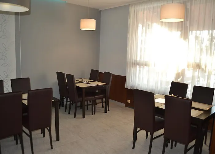 罗索维斯基旅馆 2*